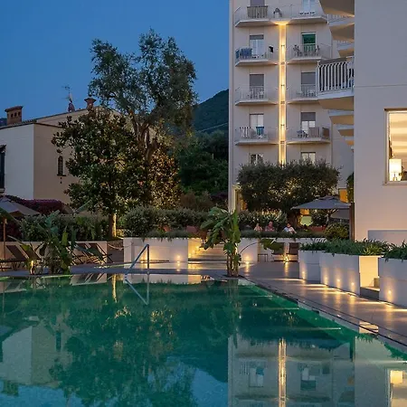 Conca Park 4* Сорренто